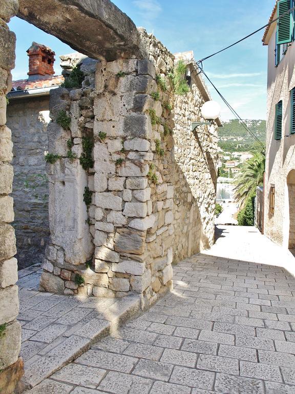 Rooms And Studio Old Town Rab Town Bilik gambar